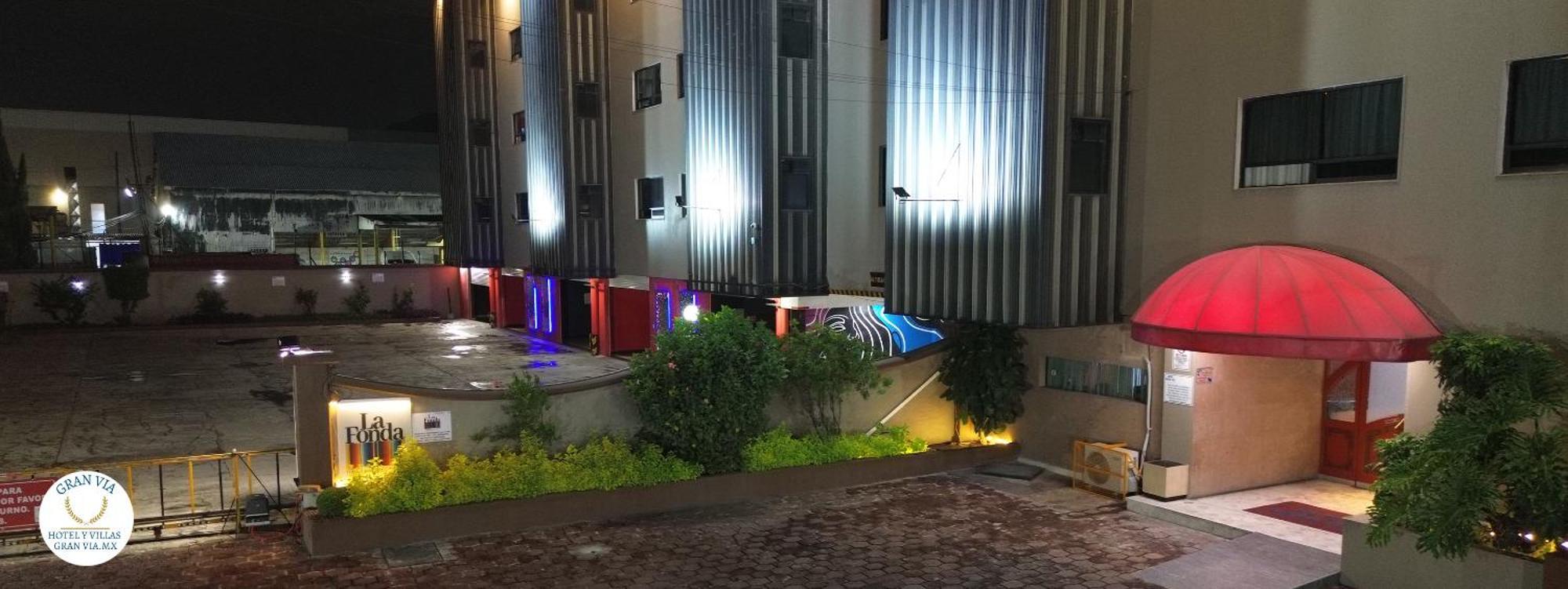 Hotel Y Villas Gran Via Kota Meksiko Bagian luar foto
