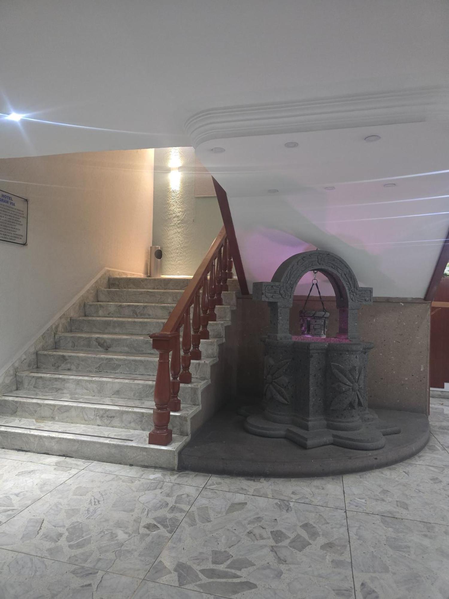 Hotel Y Villas Gran Via Kota Meksiko Bagian luar foto